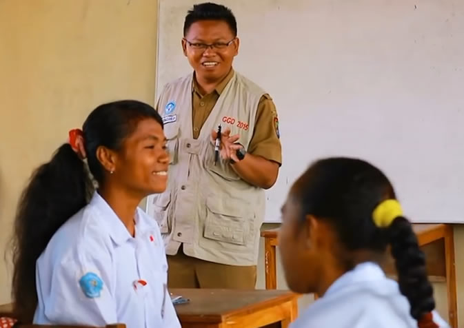 Suara Merdu Siswi SMP Negeri 1 Muntilan - Rayuan Pulau Kelapa